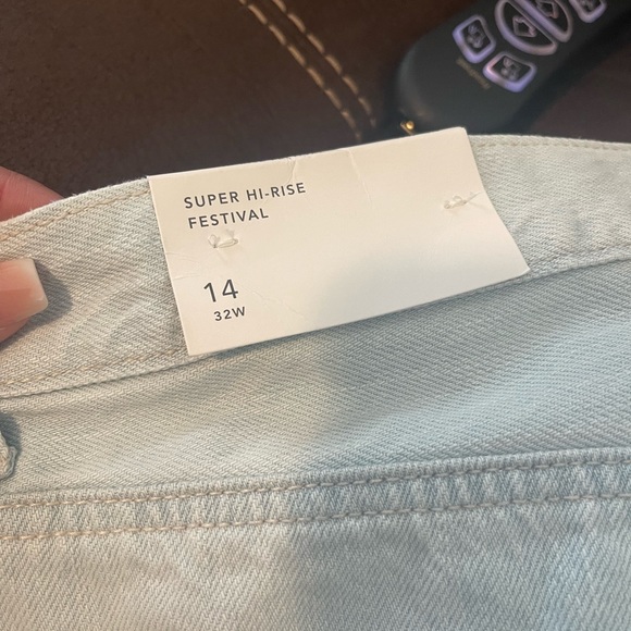 Super Hi-Rise Festival AE Denim Shorts! 🌊 - Picture 6 of 6